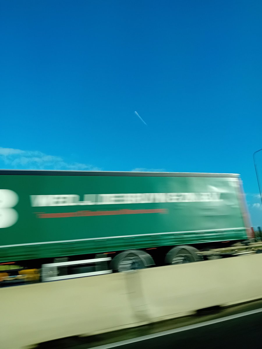 carolie06451008's tweet photo. Onderweg naar oberhausen met vrachtwagen haha.
#Oberhausen  #Weekendje https://t.co/lPIyjwhsyh