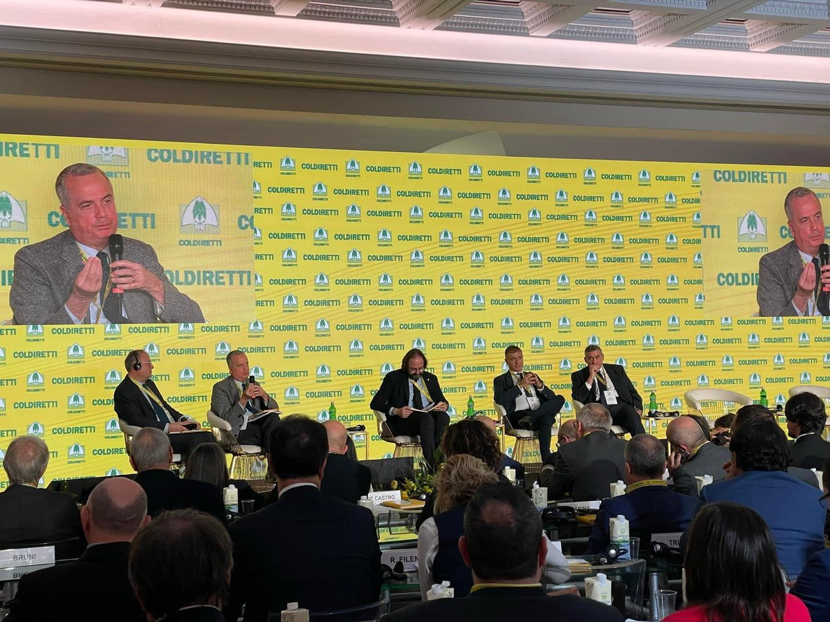 ColdirettiLazio's tweet photo. #CIBOARTIFICIALE
Se ne parla al #Forum23 di @Coldiretti https://t.co/h62Vc4PJ5P