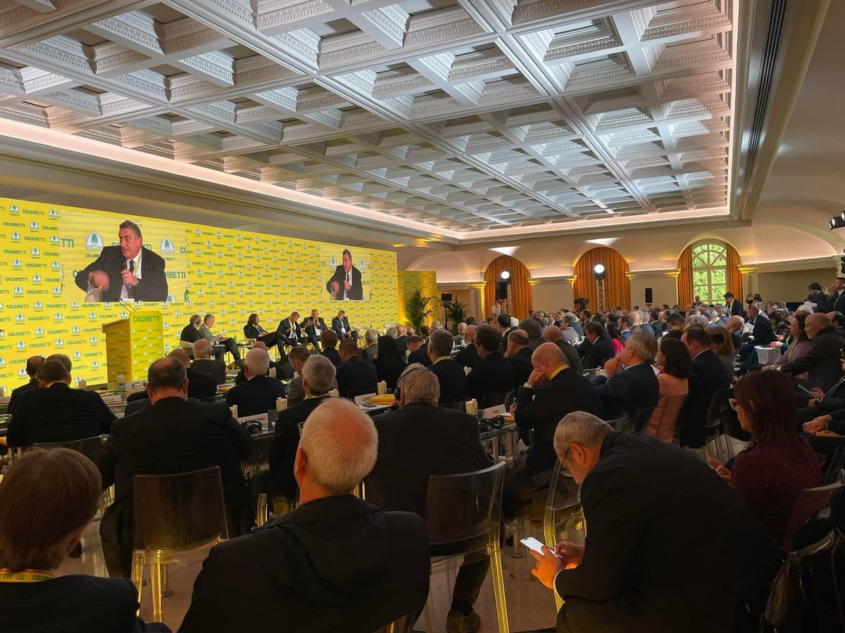 ColdirettiLazio's tweet photo. #CIBOARTIFICIALE
Se ne parla al #Forum23 di @Coldiretti https://t.co/h62Vc4PJ5P