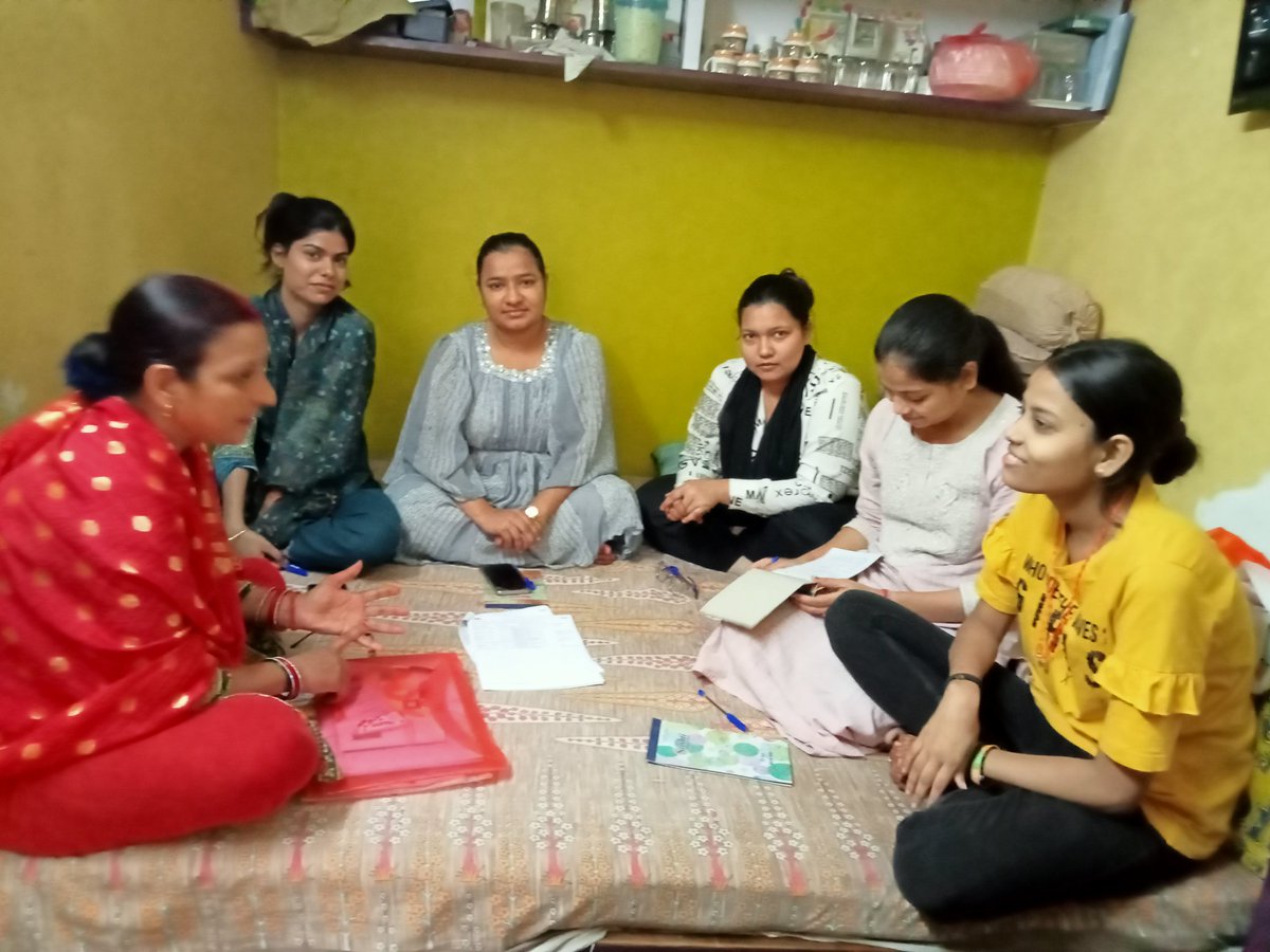 reenashukla097's tweet photo. फैमिली हेल्थ इंडिया सिविक एक्शन कानपुर द्वारा यूथ वालंटियर प्रशिक्षण में युवाओं को मच्छरों से पैदा होने वाले बीमारियों की जानकारी दी गई। बीमारियों से बचाव और रोकथाम पर जोर दिया गया। @sksomya @sammaansingh @AshishR37392142 @rakeshk80310564 https://t.co/SRxqrKXX8e