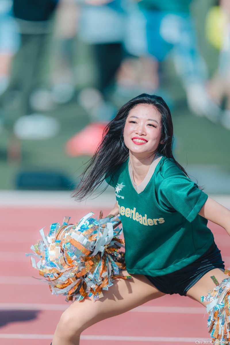 Quropan's tweet image. チアチームが出来て初シーズンの降格選で勝ち残った時、Mayoさんが安堵なのか泣いてた記憶がある。
昇格はもちろん素晴らしいけれど、あの時勝ち残れたのは大切なことだったと思う😌
#jstarsチア
#TRIAXIS
#jstars