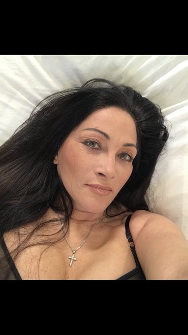 Afternoon to you all wishing you a fantastic weekend whatever you are up to 😈😉 take care have fun 😘😈😘😈