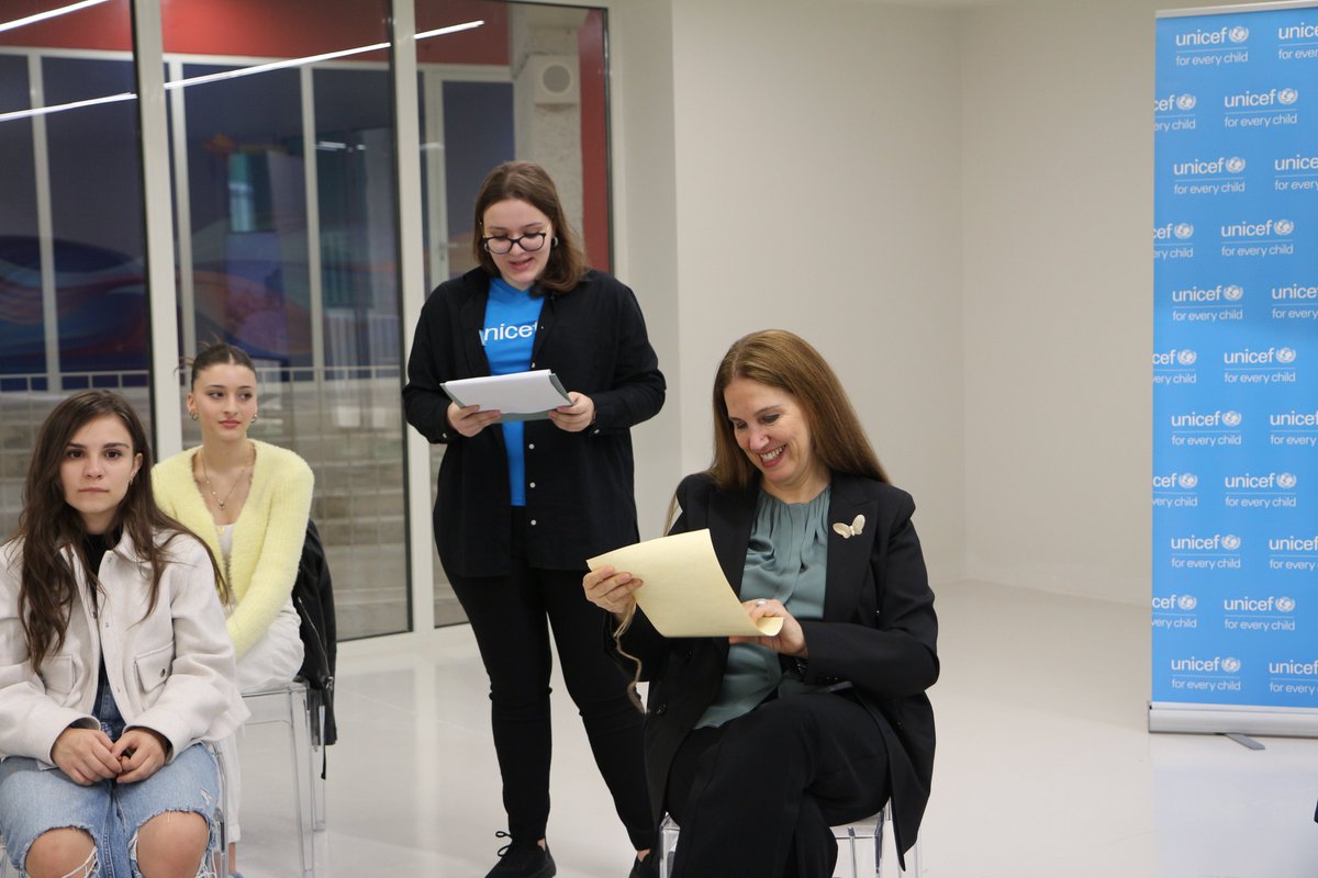 albania_unicef's tweet photo. 🌱Youth handed their written demands to the Minister of Tourism and Environment, @MirelaKumbaro.
 🇦🇱 Albania became the 41st country in the world to sign the Declaration on Children, Youth &amp; Climate Action, @Turizmimjedisi, in the presence of #UNICEFAlbania &amp; @SwedeninAL.
#COP28 https://t.co/nGWvhuEbWJ