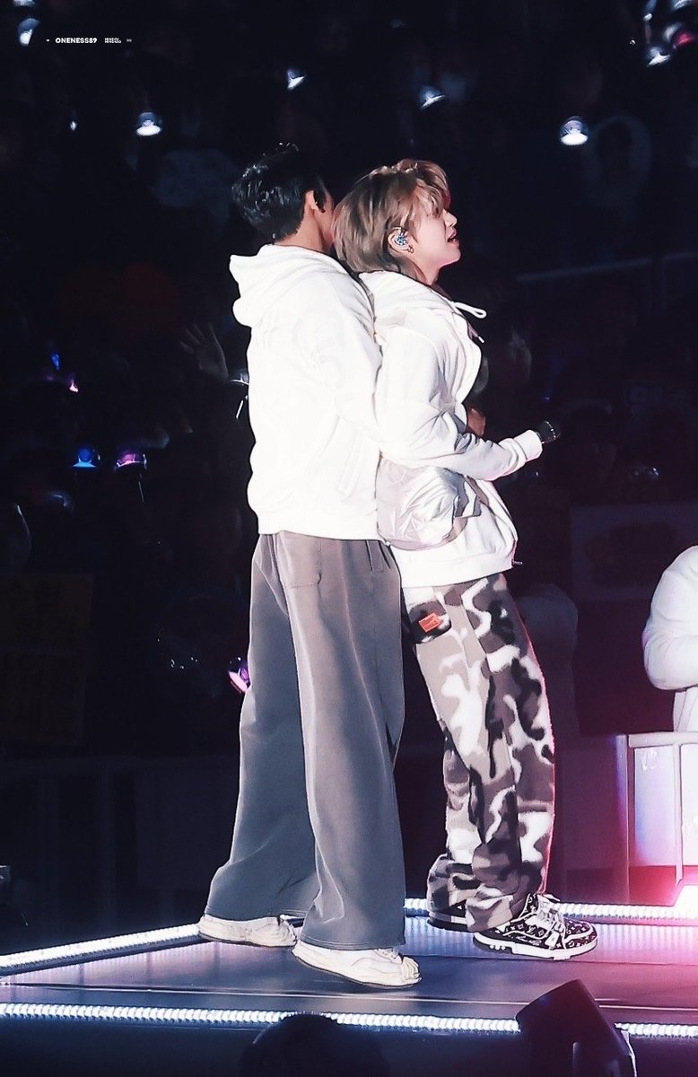 231124
🐶🐸
#규잇 #gyuhao
#민규 #MINGYU #ミンギュ
#디에잇 #THE8 
#서명호 #徐明浩 #ミンハオ