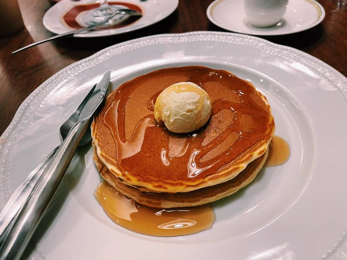 昔から夜食べるホットケーキが大好きですわ