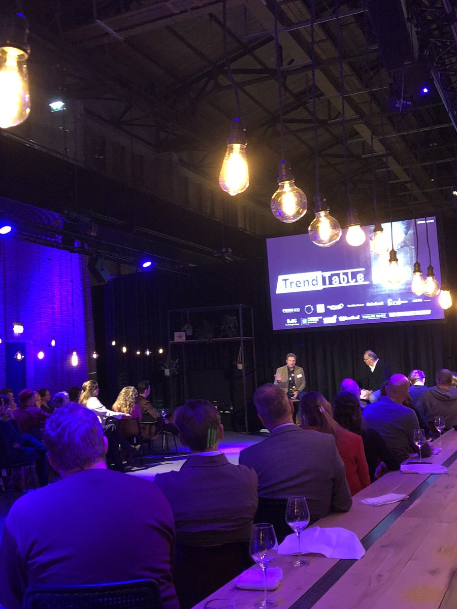 JorisLohman's tweet photo. ‘Als voedsel duurzamer geproduceerd duurder wordt, dan is de vraag: moet je dat via landbouw beleid oplossen of is dat een breder sociaal vraagstuk.’ @AlexDatema bij de #food100 https://t.co/hyDL6nKtEs