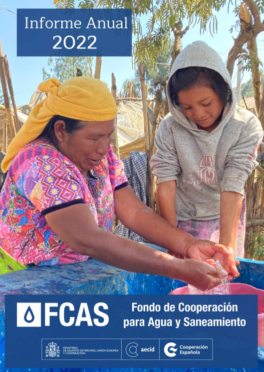 AECID_es's tweet photo. 💧El Fondo del Agua de la @CooperacionESP alcanza ya 4,3 millones de personas beneficiarias desde su puesta en marcha en 2009. 
Consulta ahora la Memoria 2022 para conocer el trabajo realizado a lo largo del año. #AECIDAgua

👉 https://t.co/dR12H6HD8S https://t.co/tfC2EGjxlt