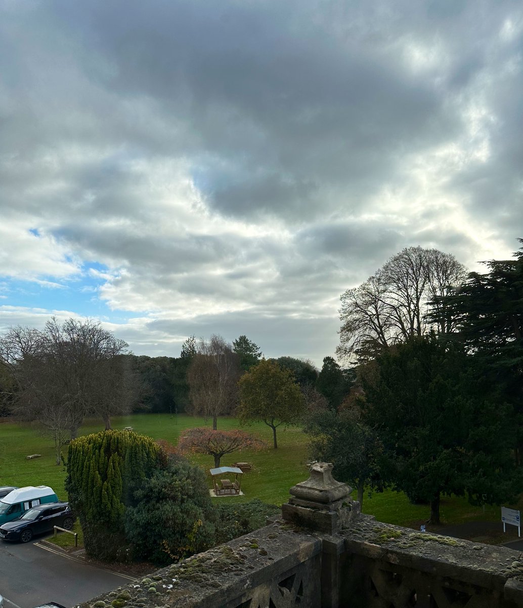 finola_ellis's tweet photo. And what a beautiful view out of our office window ππ very autumnal! π²πΏ #greatplacetowork #joindpt #mentalhealthnursing #internationalnursing #liveindevon https://t.co/mjyrAZRwe9