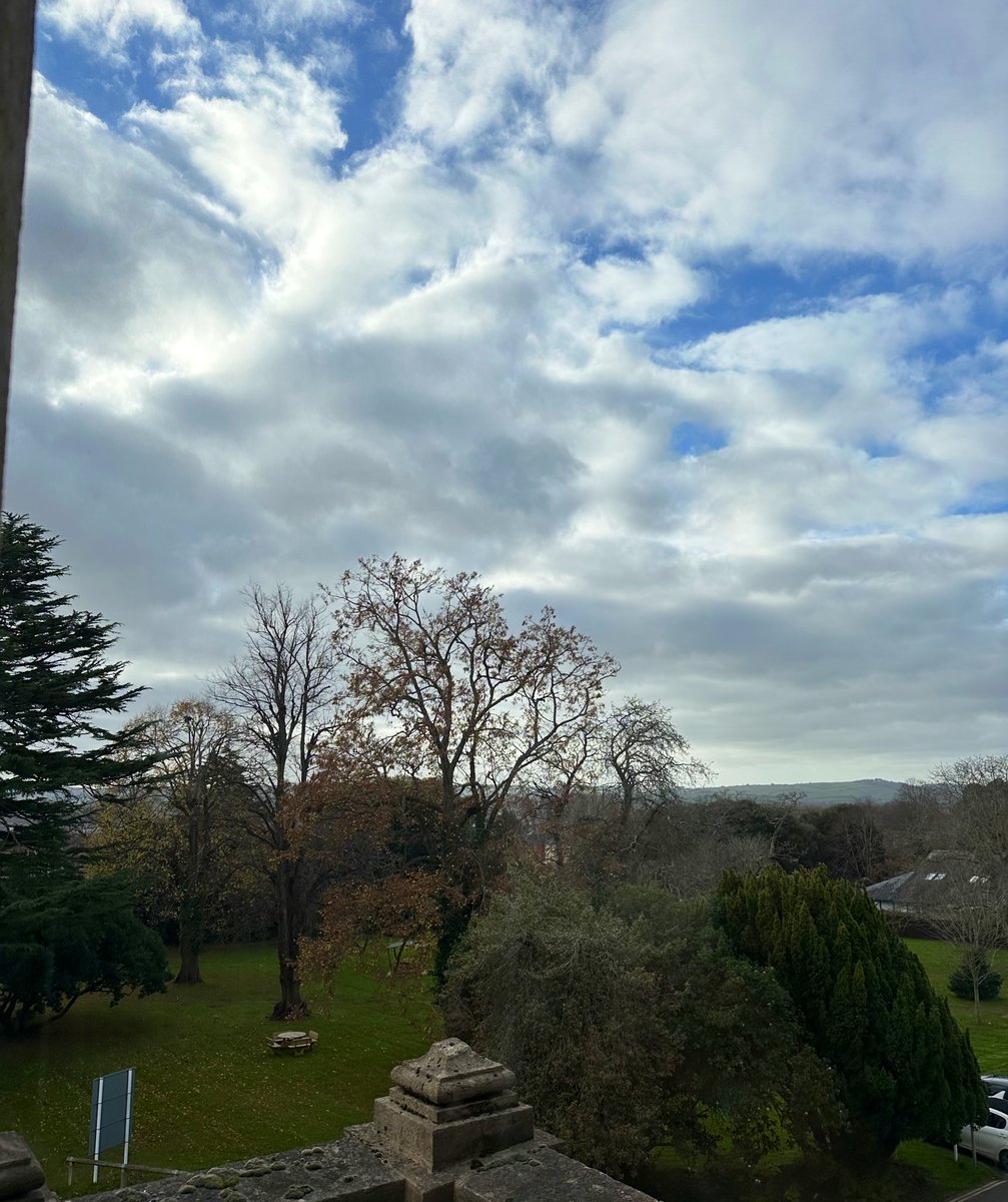 finola_ellis's tweet photo. And what a beautiful view out of our office window ππ very autumnal! π²πΏ #greatplacetowork #joindpt #mentalhealthnursing #internationalnursing #liveindevon https://t.co/mjyrAZRwe9