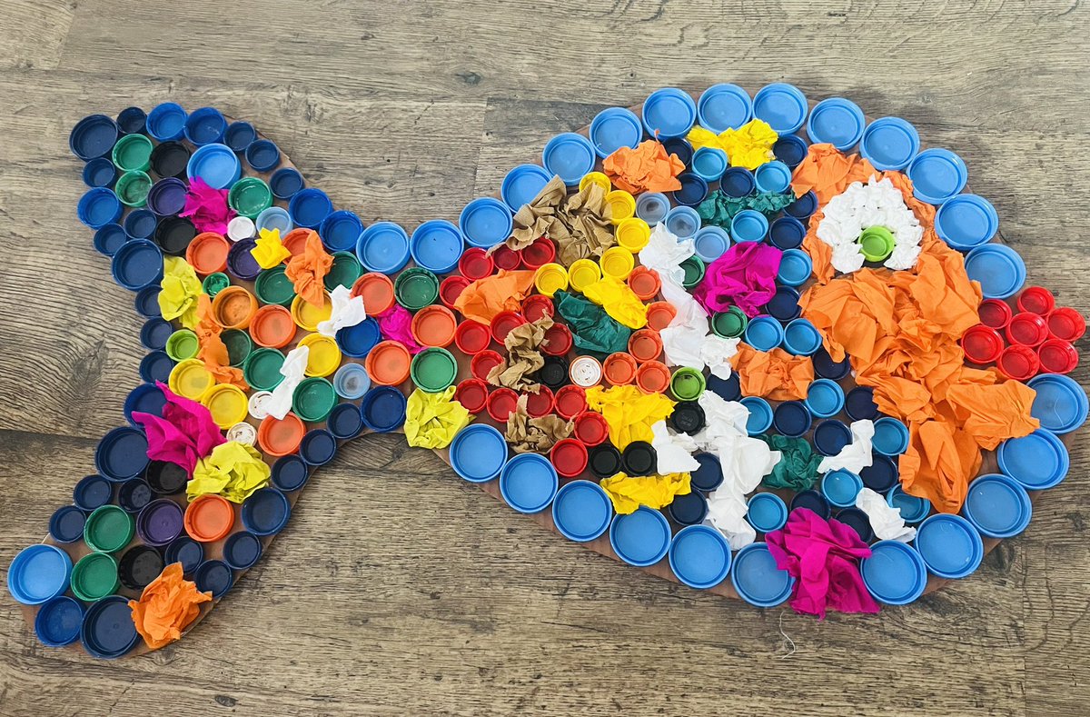 Shannon_Anim's tweet image. What do you think about this😳?  
Having fun and learning about what we can make out of recycled items #EuropeanWeekforWasteReduction at our #CreatureClub  #SunsetHarbourClub👏♻️ 
#EWWR #GoingGreen 
@Radha_dadlani @RachelDemmy @lourdesGober