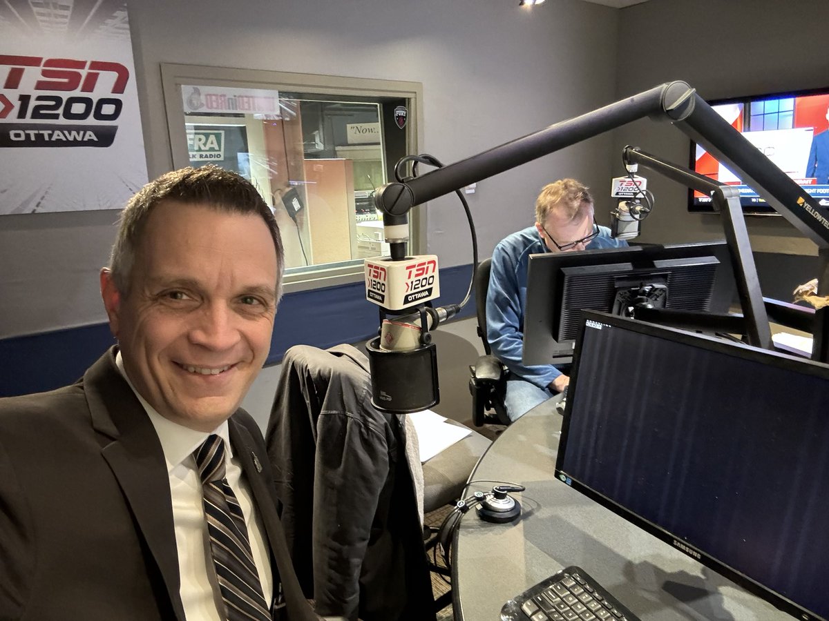 _MarkSutcliffe's tweet photo. Great morning hosting with my friends at @TSN1200. 

Superbe matinée de coanimation avec mes amis de @TSN1200 https://t.co/zurf41GhbD