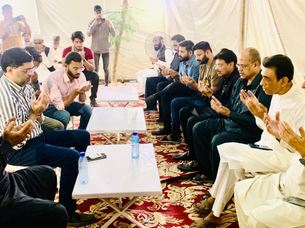 ElectionCellpp's tweet photo. الیکشن سیل انچارج ڈسٹرکٹ سینٹرل توقیر احمد ، سیف یار خان اور سیف میر کی ایم کیو ایم کے کنوینیئر خالد مقبول صدیقی بھائی کی والدہ کے سوئم میں  شرکت
@iDrAsim @BBhuttoZardari @FaryalTalpurPk @MediaCellPPP @PPPDigital_ @saifyarkhan @tauqeerahmedd https://t.co/pEuehDM2GD