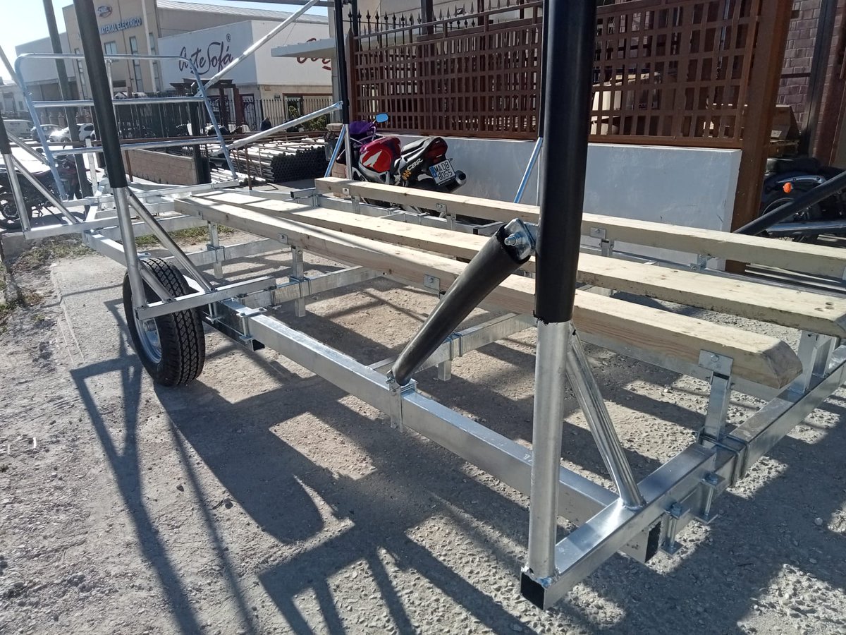jjremolques's tweet image. Hoy tenemos el placer 😊 d realizar la entrega de 1 nuevo ✨ remolque x varada 🛥 a nuestro amigo Francisco d Rincón de la Victoria (Málaga) ☀. Ya saben, en JJ Remolques también preparamos el "descanso" de su embarcación 😉
#remolque
#barco
#varada
#varadero
#marinaseca
#malaga
