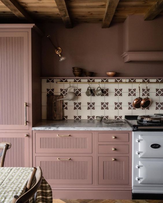 Clement_Browne's tweet image. Choosing the colour palette is one of the most joyful moments in designing your home. Colour is a reflection of so many things and truly sets the scene in a space. No matter the design choices, in some cases, it's the hues that catch the eye first.

#kitchenstyling