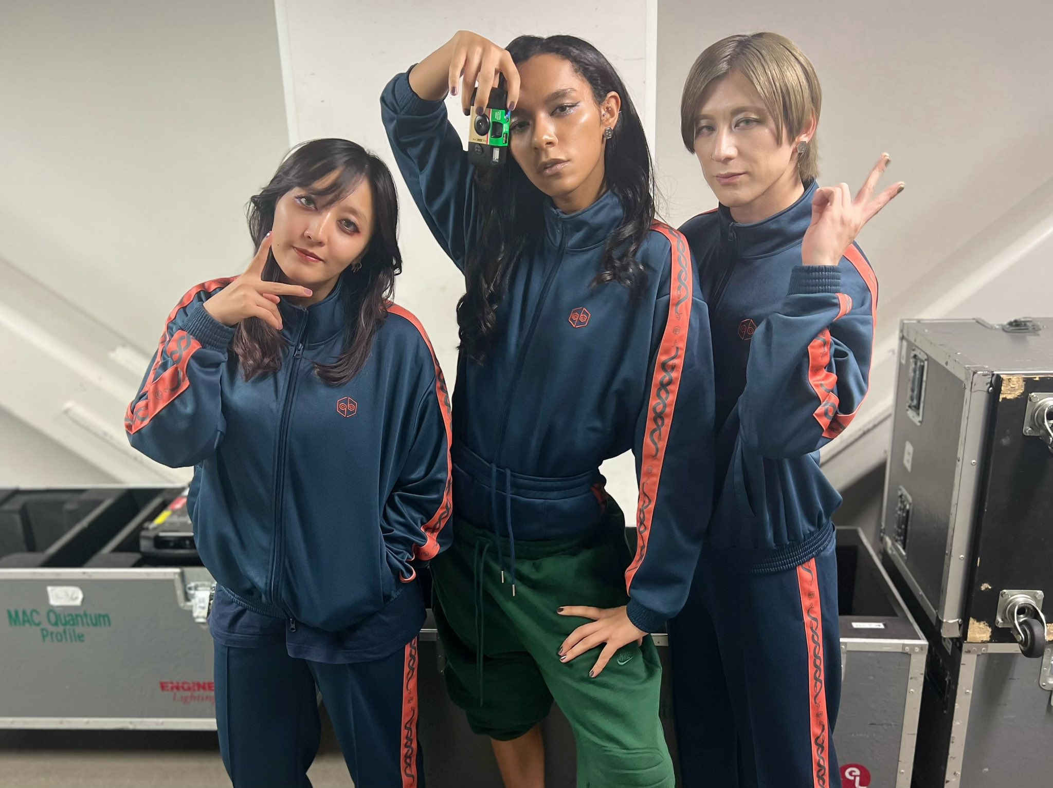 SALE]qb Luxury 十二次元＋01Jacket | ソニーミュージック公式