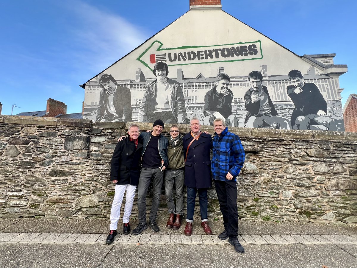 Zu Besuch bei den #Undertones in ihrer Heimatstadt Derry, Nordirland. Heute Abend Heimspiel mit den Outcasts und dem legendären Specials-Sänger Neville Staple ... ❤️