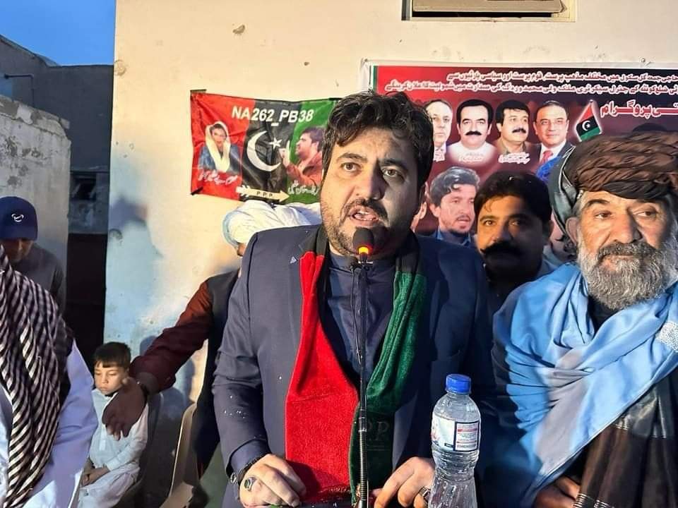 SharifKhanPPP's tweet photo. *آج گرینڈشمولیتی پروگرام PB38 NA 262* نواکلی
  میں مخلتف قوم پرست اور مذہب پرست جماعتوں سے سیکنڑوں کے تعداد میں لوگ مستفی ھوکر*

*صوبائی ایگزیکٹو ممبر کونسل خان حاجی شریف خان خلجی کے قیادت میں*
  *حق کارواں پاکستان پیپلز پارٹی میں شمولیت اختیار کیے*

#PPPP https://t.co/lLFfmow8Bv