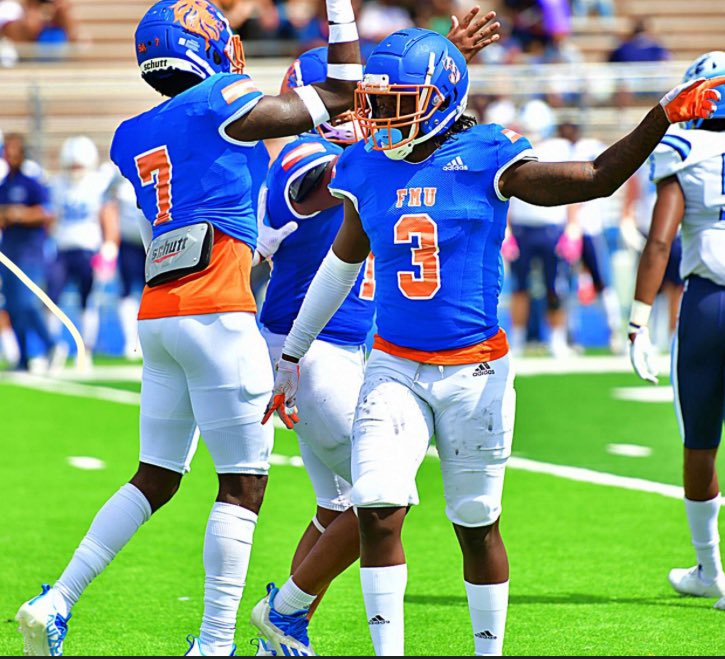 Honored to receive my first offer from Florida Memorial University#AGTG✝️

<a href="/milotheburner/">Coach C. Guyton</a> <a href="/BobbyRome/">Coach Rome II</a> <a href="/CoachDavis314/">Nickolas Davis</a> <a href="/CoachSmiley983/">Coach Darius Smiley</a> <a href="/CoachHaywood7/">Tank Haywood</a> <a href="/creeksrecruits/">Sandy Creek FB Recruiting</a>