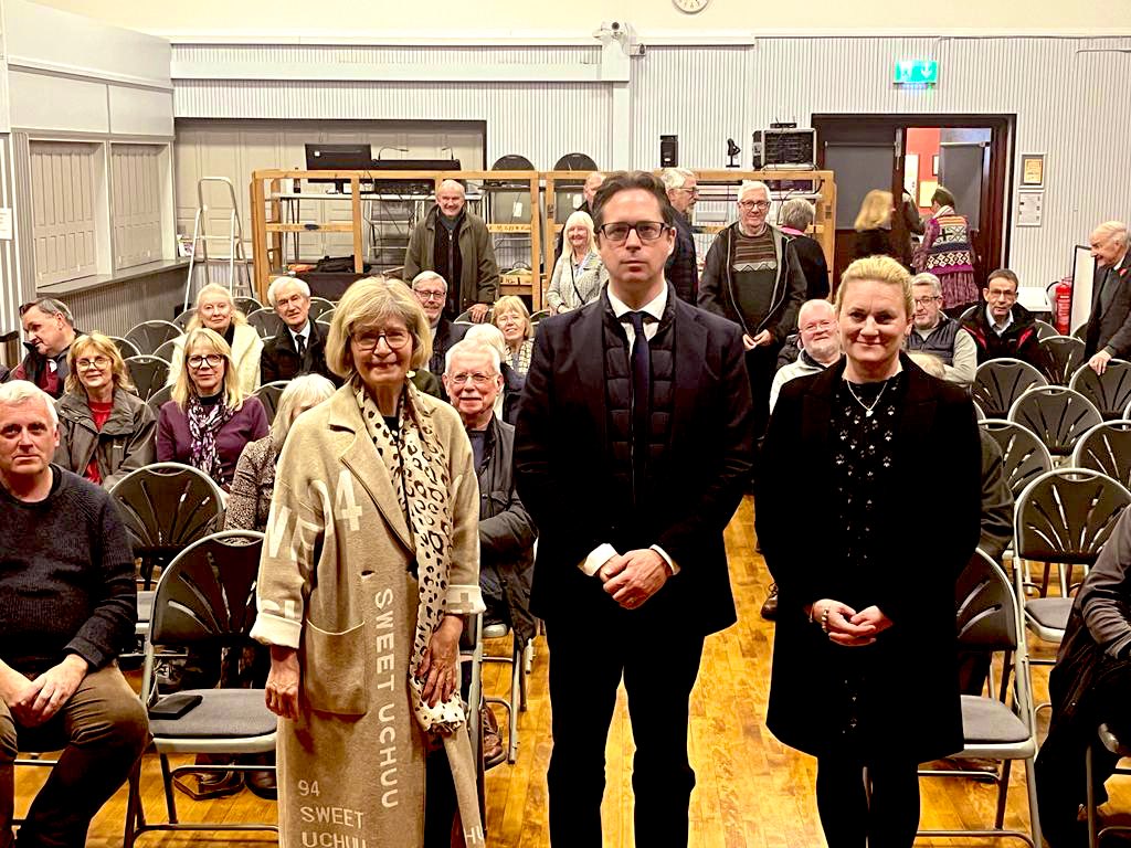 alexburghart's tweet photo. Excellent meeting in Ingatestone yesterday to discuss the #pylons with Cllrs @LesleyWagland &amp; @LouiseMcKinlay 

⚡️huge support for offshore alternatives
⚡️determination to respond to consultation

I will continue to push for an offshore solution which protects Essex’s countryside https://t.co/JwAtLGMgjO