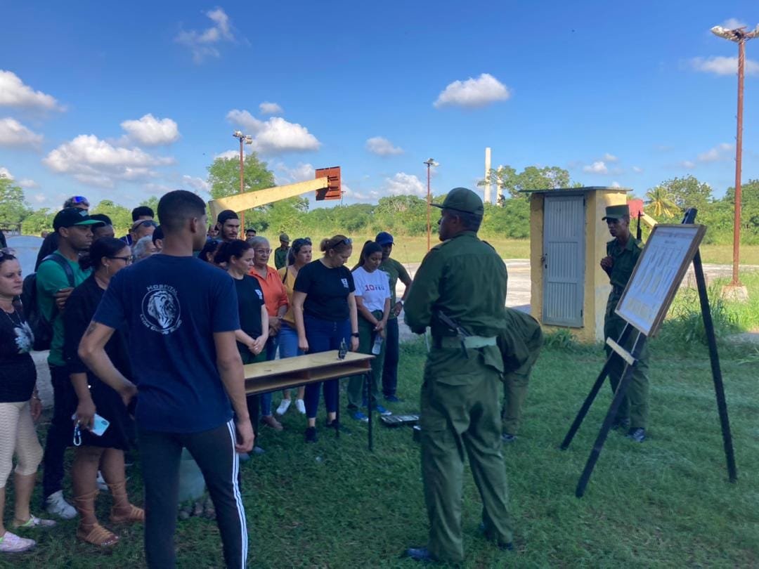 MeyvisEstevezE's tweet photo. Se desarrolla en todo el país el Bastión Universitario convocado por la @FeuCuba. #OrgulloFEU @DiazCanelB @DrRobertoMOjeda @aylinalvarezG https://t.co/ziZzESCvhD