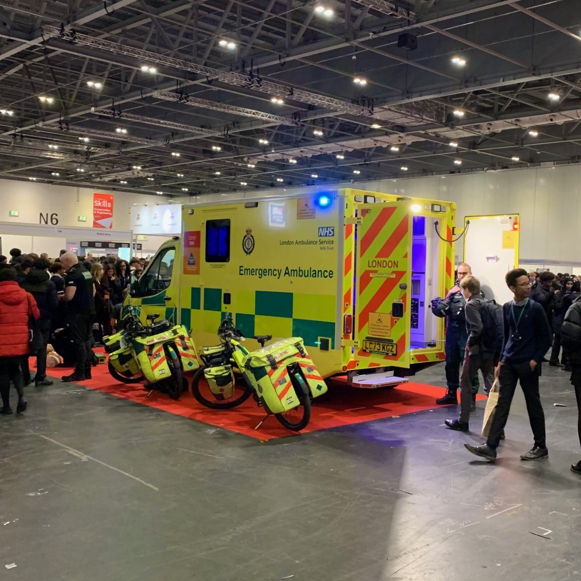 All set for Day 2 of @SkillsLondon✅ Come and find us to ask your questions about working for #TeamLAS, and learn more about career opportunities. Join our team of lifesavers! 📍 Stand 707/712, @ExCeLLondon