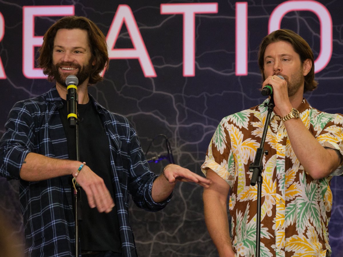 I missed focus a bit, but Jared trying to dance hula was too cute to pass up. I don't remember why he was doing this either 😂

J2 gold panel, 2023

#SPNHI