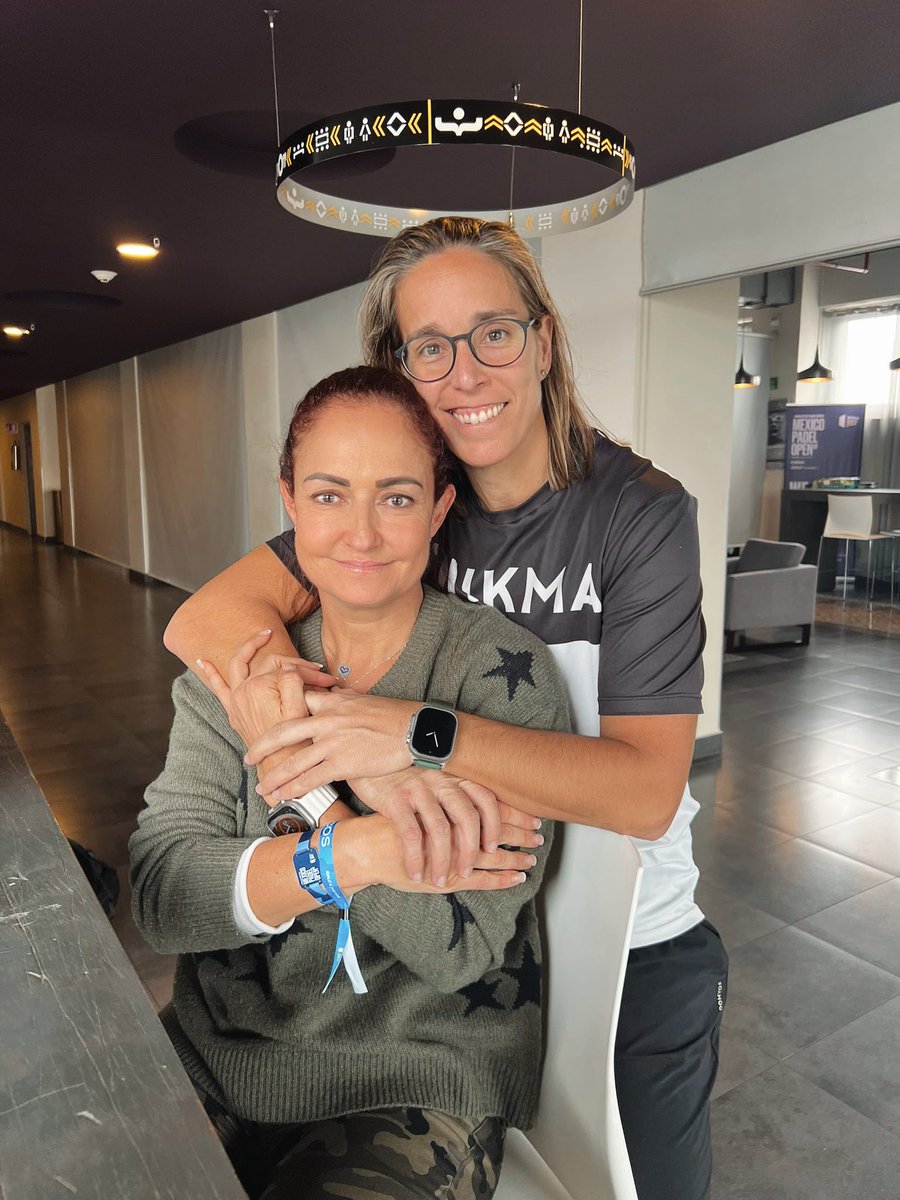 MÉXICO CHINGON ❤️🤍💚

Otra de las personas que me dió el pádel #Aranza 😊 Gracias por las porras y por todos los detallazos, me he ido cargadita🤭 

Estuvo muy chido, aunque la próxima me debes unos al pastor🌮🤤 Te espero en Barcelona😘