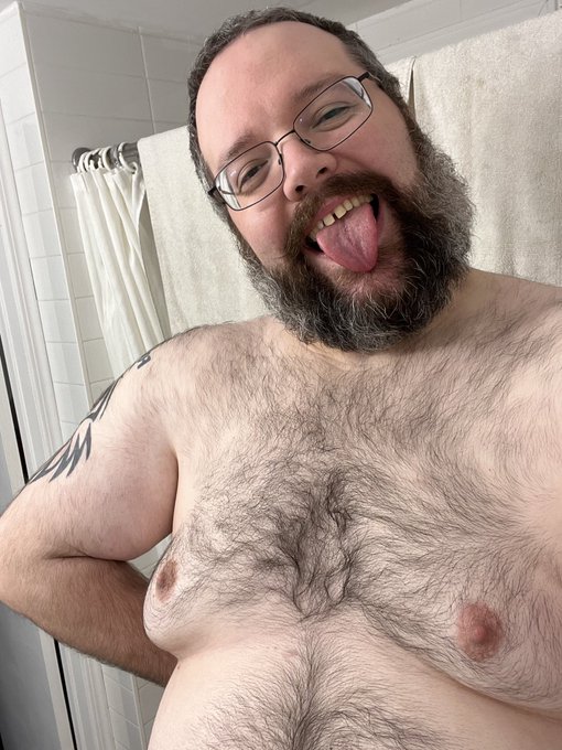 Pre-shower silliness  👉 https://t.co/NMA5zDTmhS ➡️ https://t.co/9VfIcYYWgR https://t.co/ZjBppykeq0