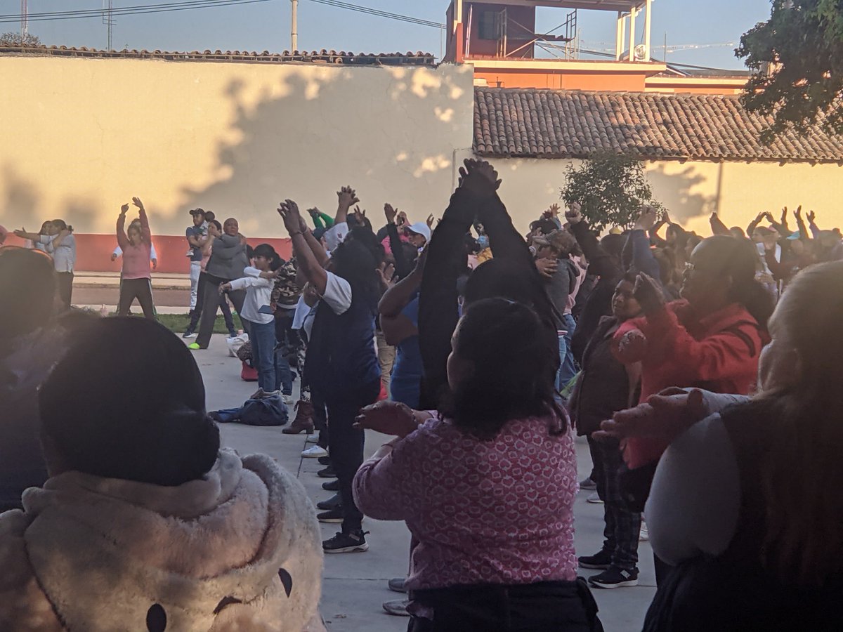 _16camelia's tweet photo. Cada día creciendo y siendo un equipo cada vez más grande, vallamos por más.
#TenangoDelValle 
#CadaVezSomosMasEquipoADMM https://t.co/vcqXAB5ast