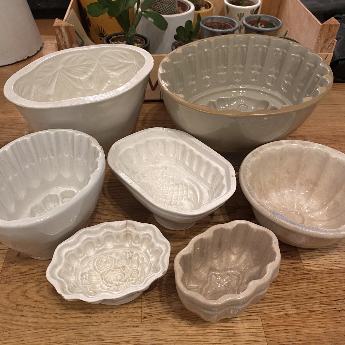 I could fill a whole dresser display with antique ceramic jelly moulds! I picked up these from the local auction today. Love the tiny ones - so detailed 😍. The auction just received 12 boxes full so… 😁
#vintagekitchen #jellymould #Victorian