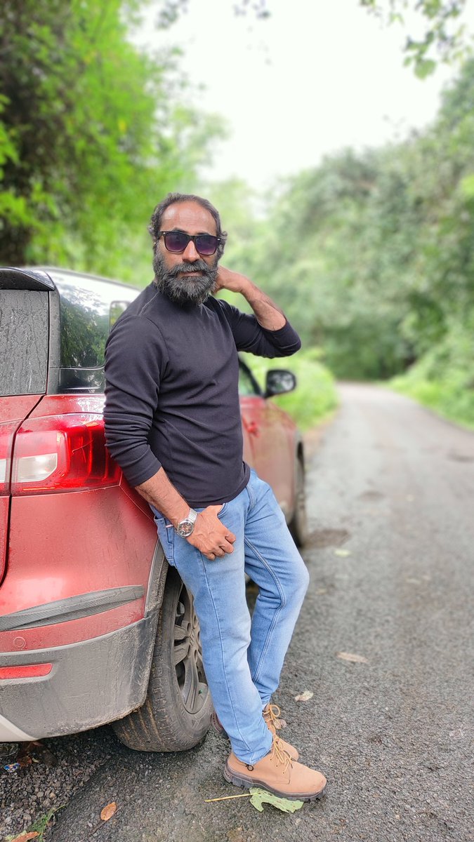 VIRENDRA CHAUHAN (@virendrac_actor) on Twitter photo is jungle ke hum hai Sher..🔥🔥
#LoveYourW2023 #tollywoodactor #TeluguFilmNagar #forest #shooting #location #nature #cars is jungle ke hum hai Sher..🔥🔥
#LoveYourW2023 #tollywoodactor #TeluguFilmNagar #forest #shooting #location #nature #cars