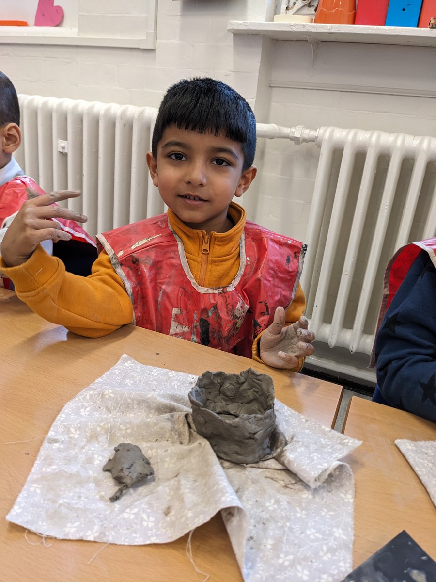 Using coiled clay to make a cosy den for Ned the hedgehog 🦔