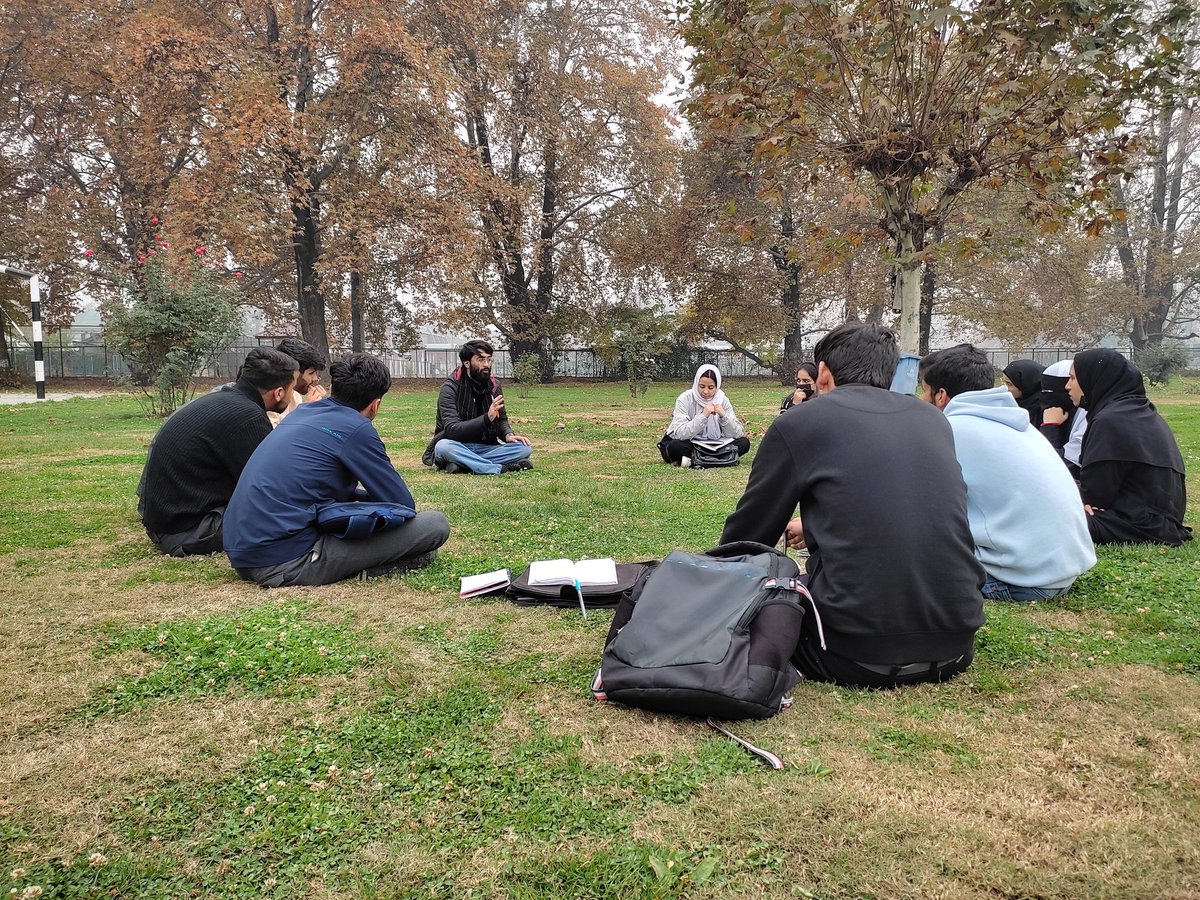 tantray_aakeel's tweet photo. Interaction with Students of Cluster University Srinagar.
#LetsWorkTogether #TogetherWeRise
#StudentsForSeva #Kashmir #StudentsForDevelopment #Srinagar #AmarSinghCollage #SPCollage #JammuKashmir #TeamSrinagar https://t.co/tYS36d5pf9