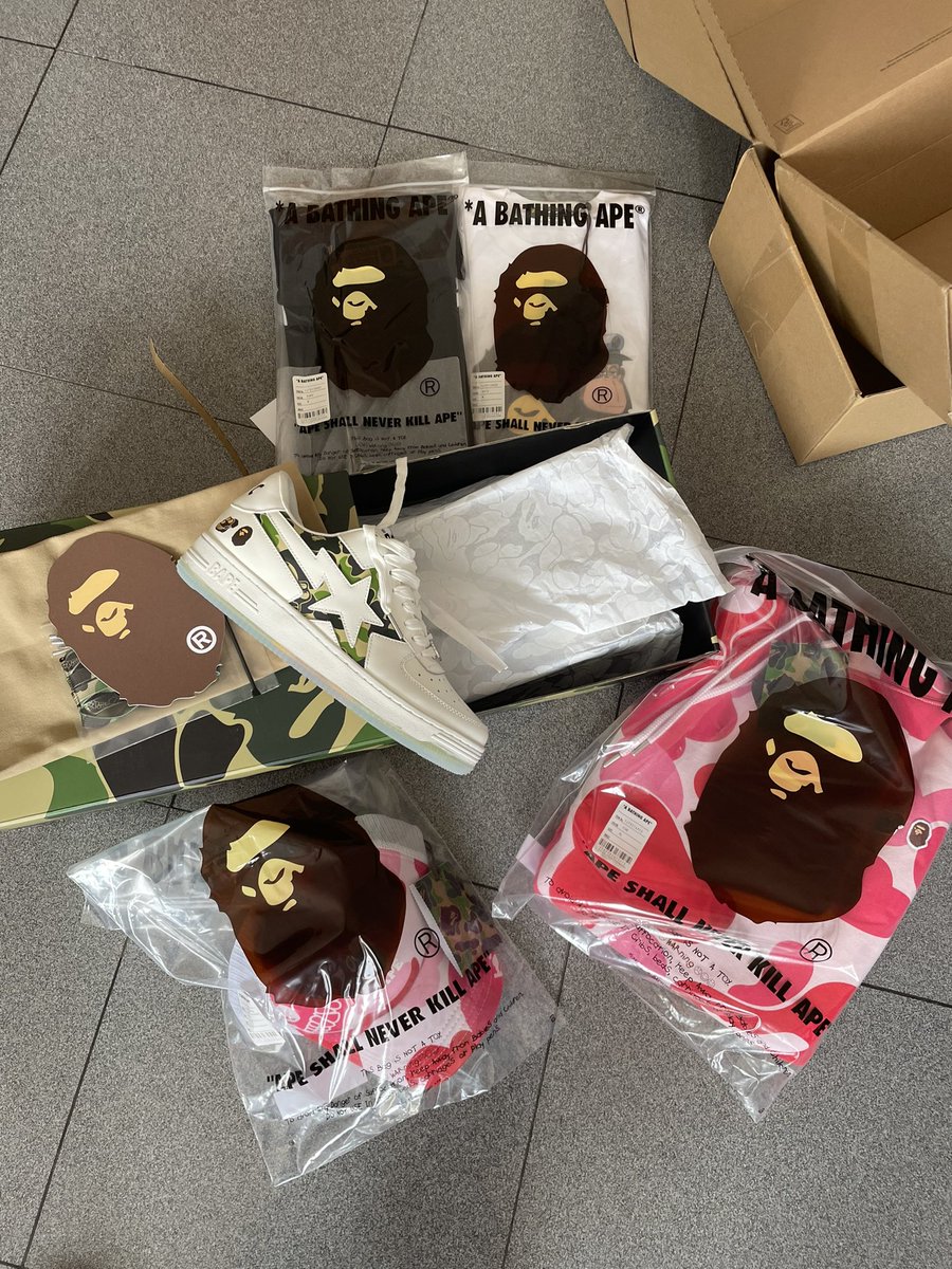 FLIPPING BAPE tweet media