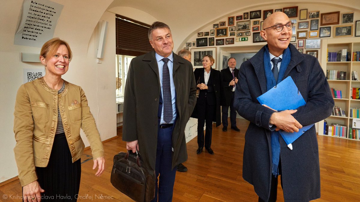 volker_turk's tweet photo. Many thanks to the Govt of the #CzechRepublic for important discussions on enhancing international cooperation &amp; strengthening human rights globally, regionally &amp; nationally.
 
Looking forward to continuing to work together, for #HumanRights75 &amp; beyond.

@CzechMFA @prezidentpavel https://t.co/GYEwDLHOgO