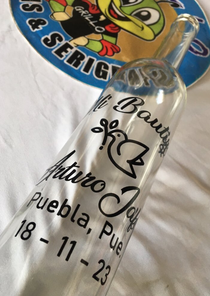 Botellas personalizadas 💦 

📱📱 951 607 37 87  📱📱 

🦗💦 #grilloplayeras  🦗💦 

👉🏼 #playera #sudadera #tazas #thermos #rompecabezas #libretas #stickers #ironman #botellas #recuerdo #mezcal #mezcaleria #tequila #tequilatequila #recuerdos😍 #recuerdos #bodas #boda