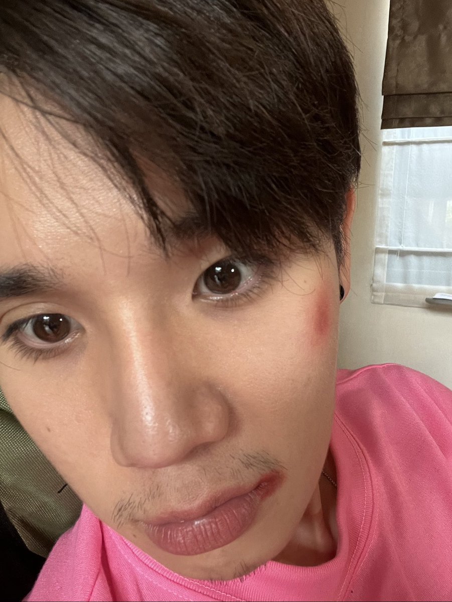 jimmyyjp_'s tweet photo. หน้าจริง vs ในกล้อง #LastTwilightSeriesEP3 https://t.co/mGhLIfsBxe