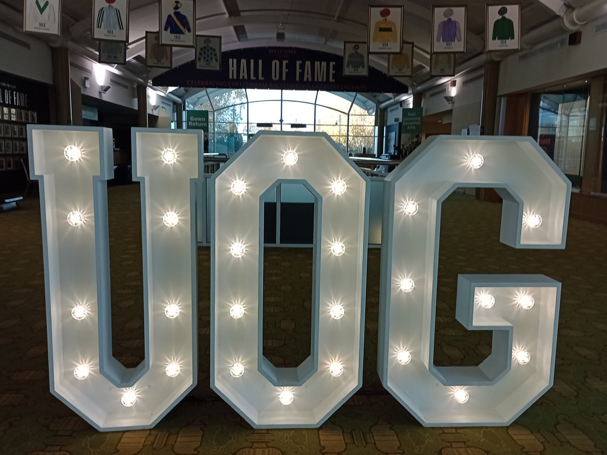 Huge congrats to my amazing son, Rob <a href="/GradyRobGrady/">Rob Grady</a>, who graduated with a M.Sc in Sound &amp; Music Production <a href="/uniofglos/">University of Gloucestershire</a> today with #Distinction 🎓🍾