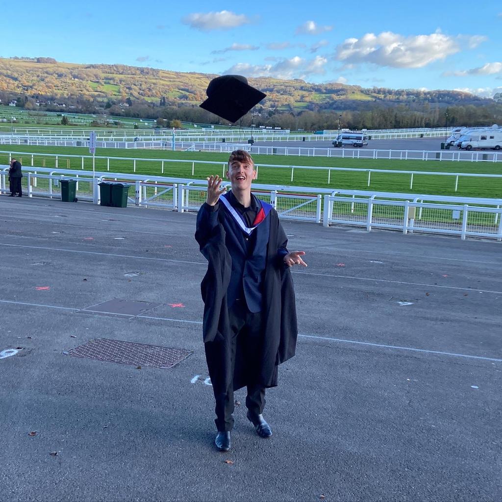 RevGaryGrady's tweet photo. Huge congrats to my amazing son, Rob @GradyRobGrady, who graduated with a https://t.co/HkyE5x6d4b in Sound &amp; Music Production @uniofglos today with #Distinction 🎓🍾 https://t.co/1Ppcq6YgcI