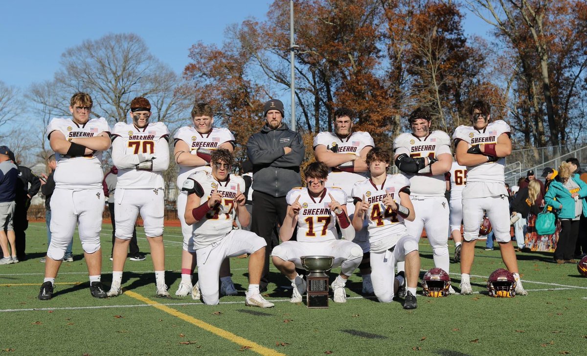 CharlesSchaef's tweet photo. Thankful for being playoff bound with a 44-6 win over Lyman Hall in our 11th straight Carini Bowl victory! @CoachRossacci @JohnFerrazzi @coach_sym @MTSAthletics https://t.co/HTsmBHj3fs