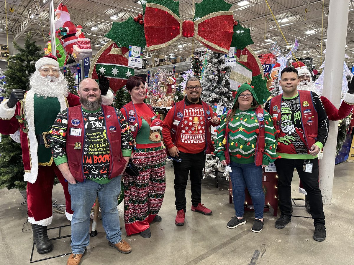 All the ASM’s at 631 are having some fun today. <a href="/DCT0813MD/">Dante Thomas</a> <a href="/BenitoKomadina/">Benito.Komadina@Lowes</a>