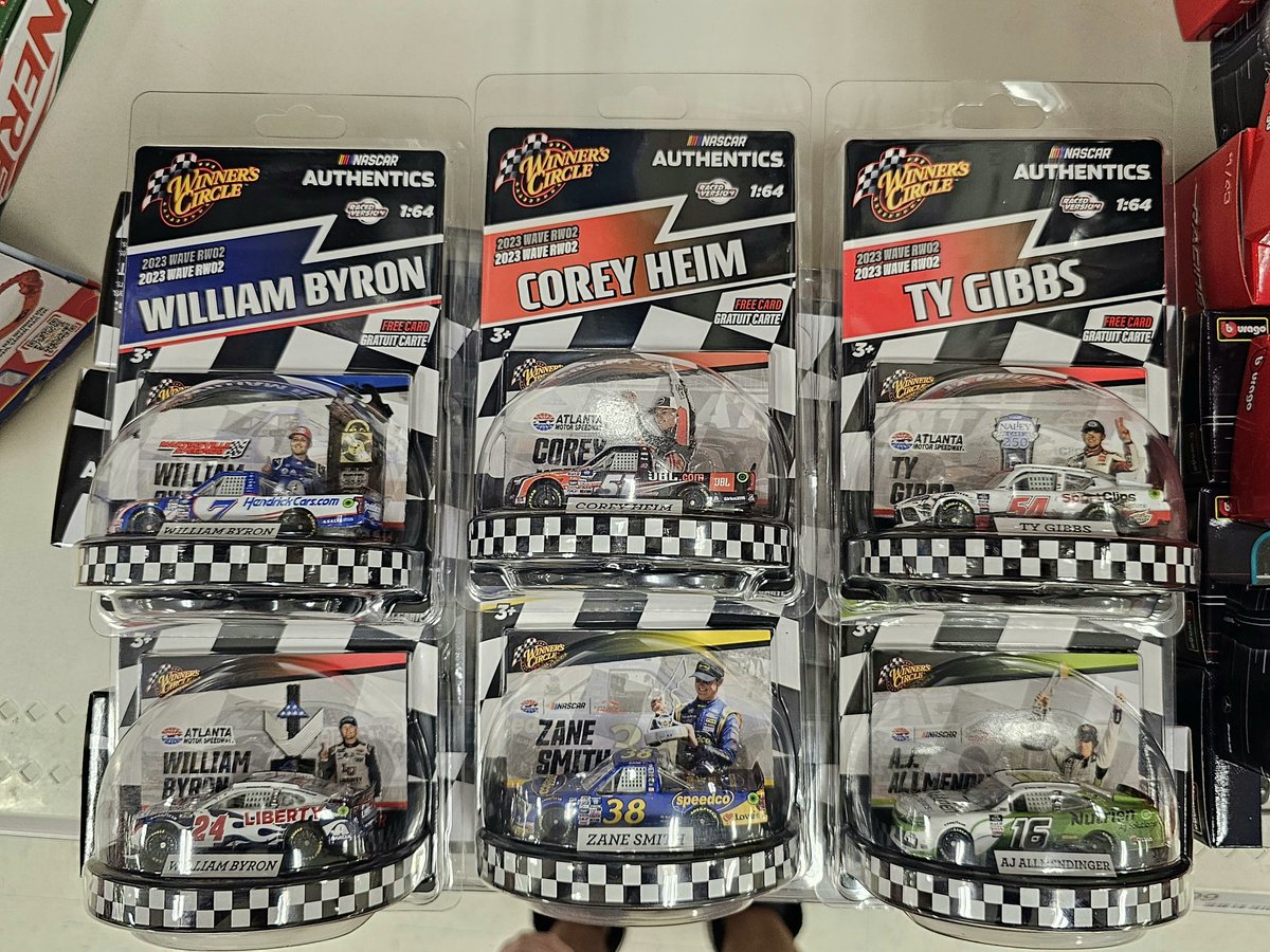 OriginalBigBry's tweet photo. @Lionel_Racing Starting off the Black Friday shopping day with a bang! Just found one of the newest Winner's Circle waves at my local Target. 😀 #nascardiecast #nascar #nascarauthentics https://t.co/2R1XvDJqSJ