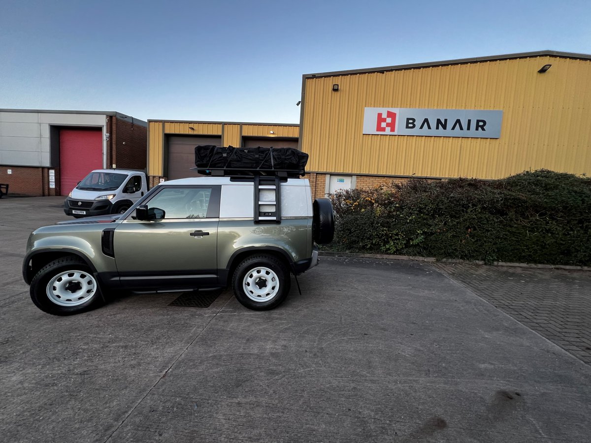 EasiBridge's tweet image. Delighted to reveal latest addition to #EasiBridge range.
All-new UrbanHD ladder, offering unrivalled portability, climb heights +bridge spans up to 28'
No other ladder goes this far. Except our own..🙄
Packs down to 2x25kg bags for easy transport
@thinkdefence @Havoc_Six
#AWE