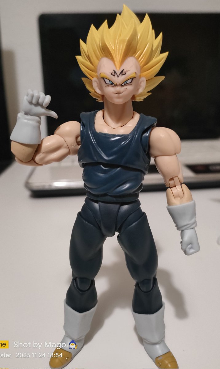 GranMago11's tweet photo. Así queda el Magín Vegeta custom. #SHFiguarts #TonsenArtToys 🤤 https://t.co/NFq1OoY2ad