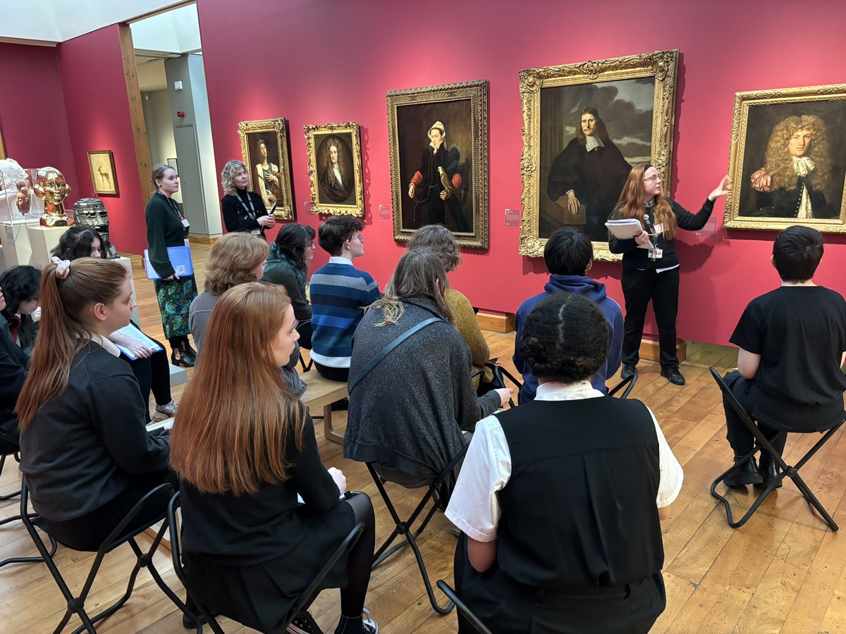 HHSEqualities's tweet photo. The Equalities Committee were invited to take part in a consultation with the @hunterian Art Gallery to help them shape their LGBTQI+ tour. The pupils were amazing and it was an amazingly uplifting afternoon! @HillheadHS @EqualitiesEdGCC @EnglishDept_HHS https://t.co/xvyeK85leW
