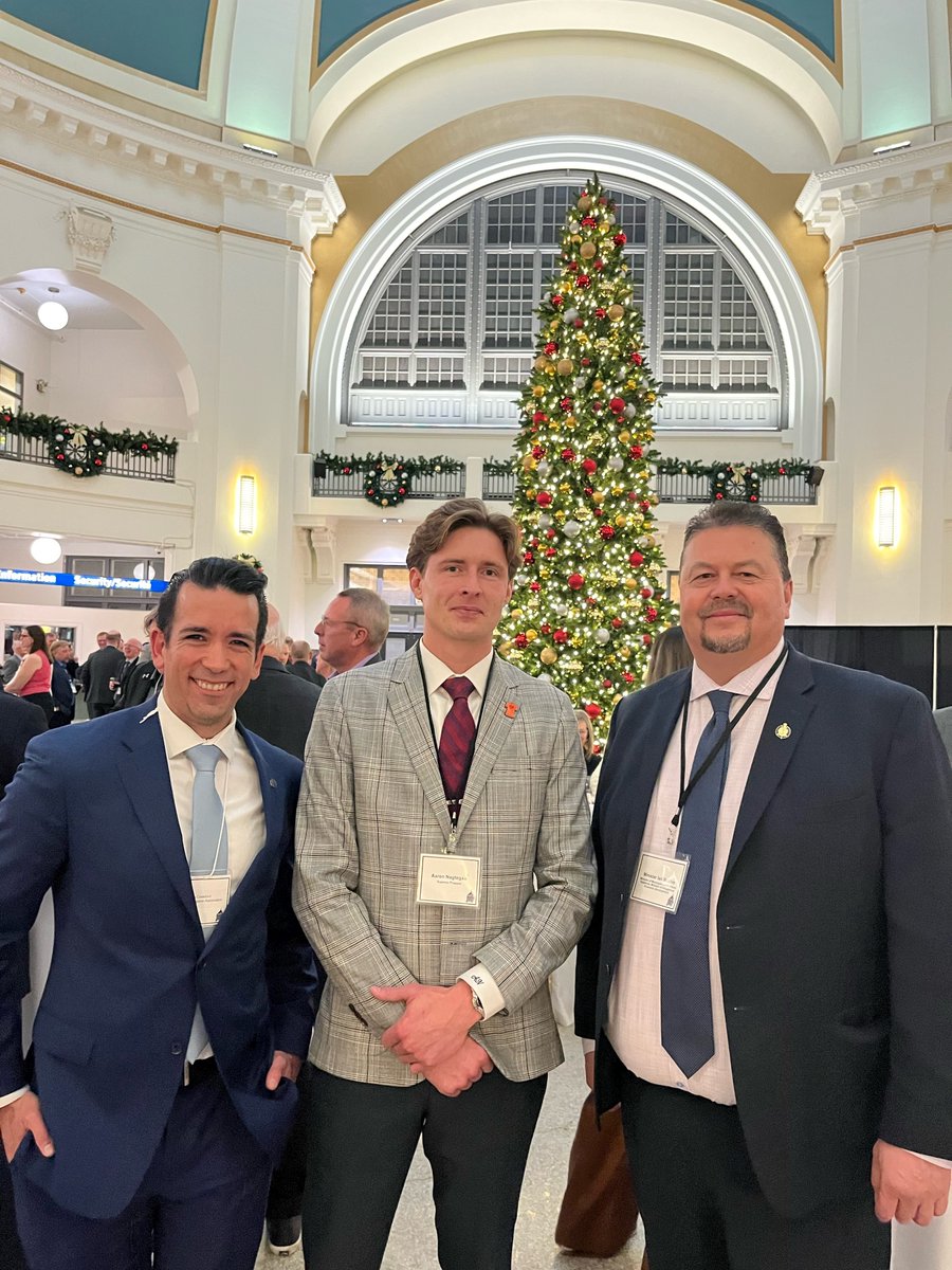 The CPA was honoured to sponsor & take part in Celebrating Manitoba. CPA’s Chris Crawford & @AaronNagtegaal had the privilege to connect with Premier @WabKinew, Min. of Ag. Ron Kostyshyn & Min. of Municipal & Northern Relations Ian Bushie.