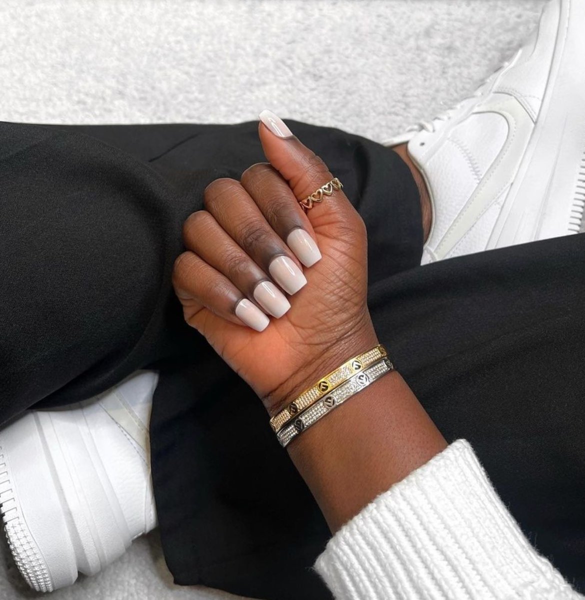 huntordyeuk's tweet image. Elegant Touch French Acrylics 🤩
⁠
Nails by @yemithompson_ 

⁠Shop now on Hunt or Dye 🤍 #hod #huntordye #ElegantTouch #ETNails #pressonnails #pressons #pressonnail #falsenails #fakenails #nudenails #naturalnails #neutralnails #pinknails #squarenails