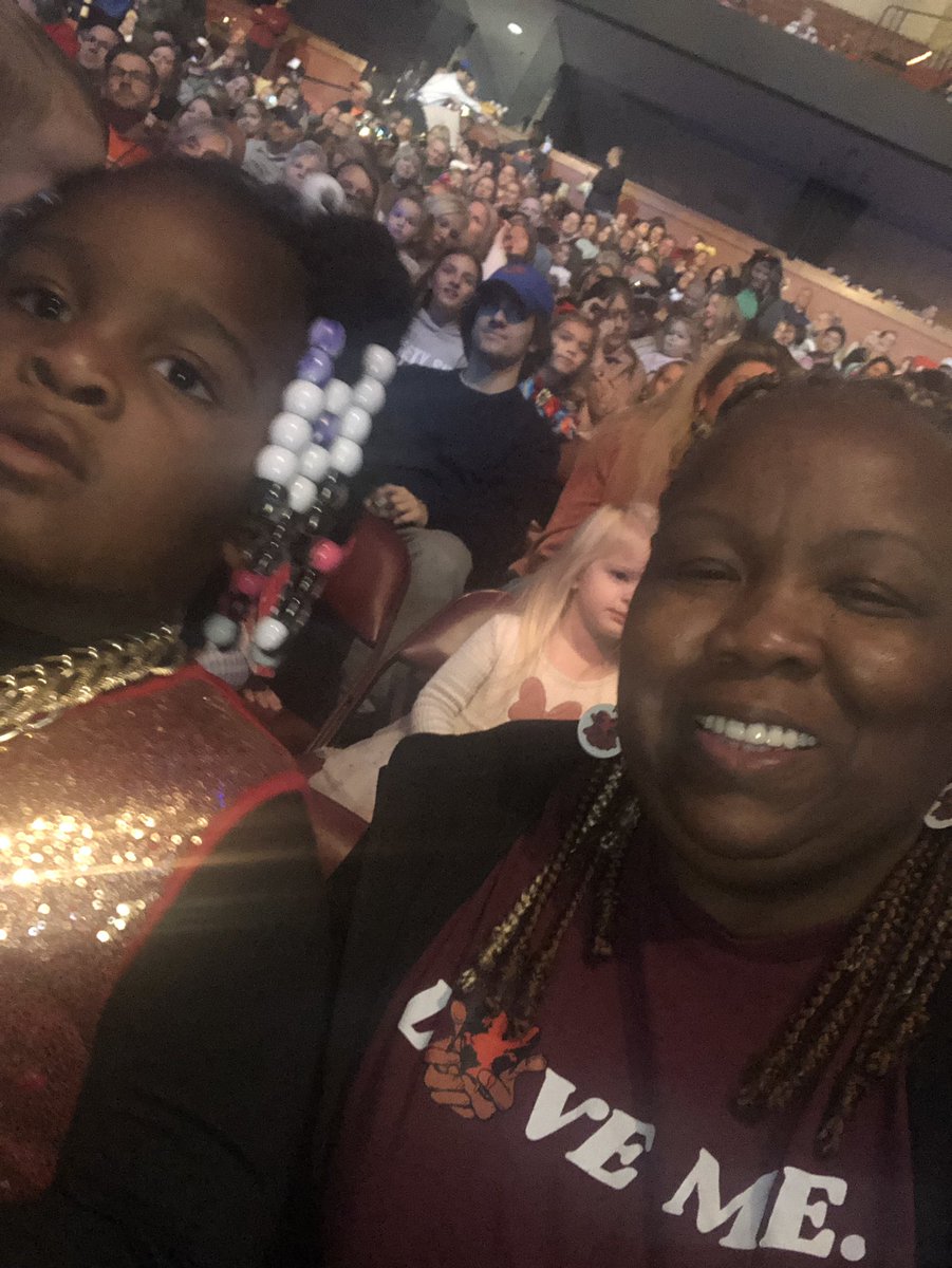 AIPinson's tweet image. #disneyonice