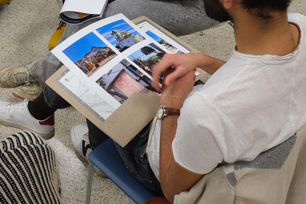#EducacióSJD Una desena d'estudiants de diferents universitats europees són a #SantJoanDespí fent treball de camp dins un projecte de la ECIU University, una aliança de 14 universitats europees de la que forma part la Universitat Autònoma de Barcelona. <a href="/UABBarcelona/">Universitat Autònoma de Barcelona</a>