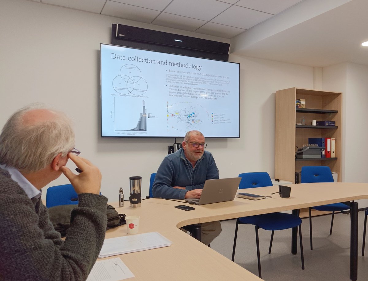 @EvaColl8 The seminar ended with the work "How is the literature on Digital Entrepreneurial Ecosystems structured? A socio-semantic network approach"  by
@jeromevh (Sciences Po Toulouse /<a href="/LEREPS_IEP/">LEREPS</a>), Joan Crespo (University of Valencia) &amp; <a href="/A_Bessagnet/">Arnauld Bessagnet</a> (<a href="/LEREPS_IEP/">LEREPS</a>)